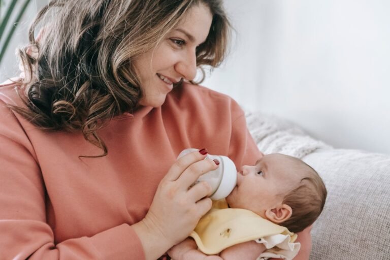Best baby feeding products Canada 2026 — photo by Sarah Chai on Pexels