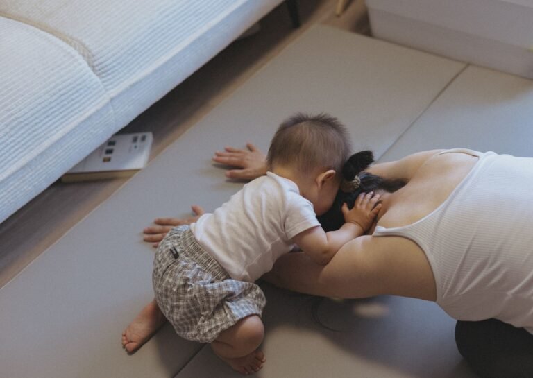Best baby swings and bouncers in Canada 2026 - parent reviews - photo by Gu Ko on Pexels