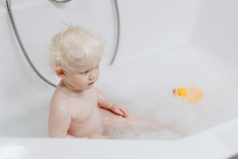 Skip Hop Moby Smart Sling 3-Stage Bath Tub parent review 2026 — photo by Kaboompics.com on Pexels