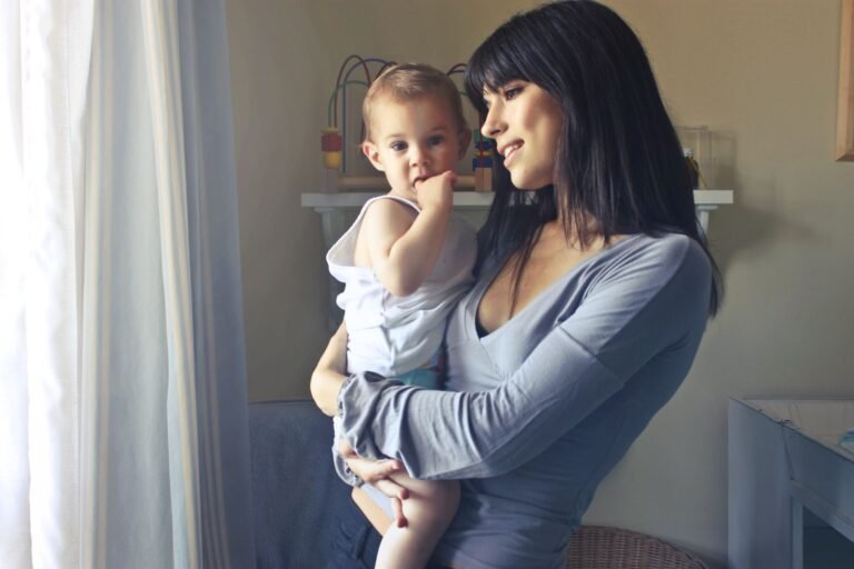 Lansinoh Silicone Breast Pump & Milk Collector (4 oz) parent review 2026 — photo by Andrea Piacquadio on Pexels